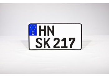 Kennzeichenhalter mit Wunschtext für Motorradkennzeichen